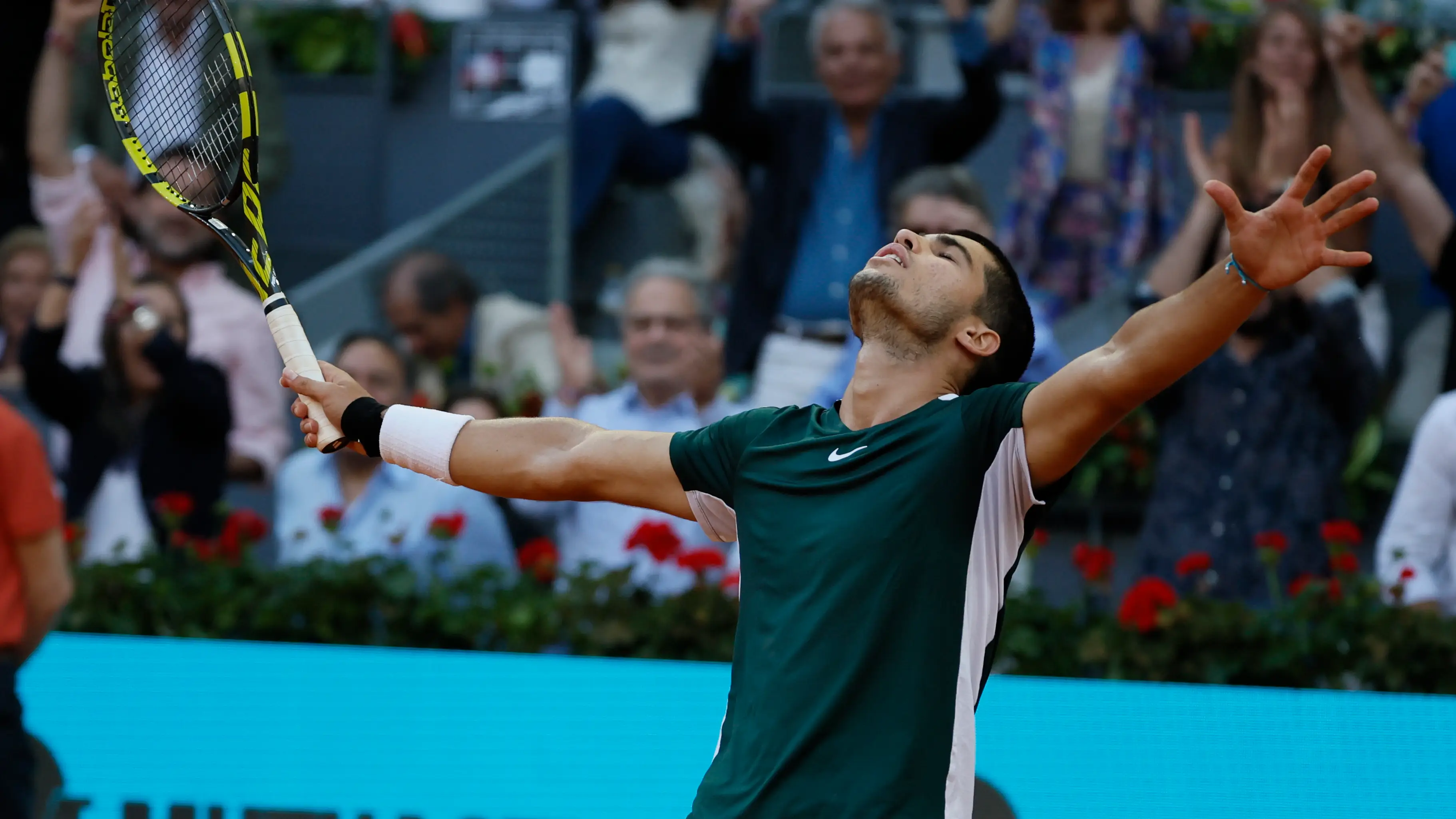 El 'matagigantes' Alcaraz culmina una inolvidable remontada ante Djokovic y jugará la final del Mutua Madrid Open El 'matagigantes' Alcaraz culmina una inolvidable remontada ante Djokovic y jugará la final del Mutua Madrid Open