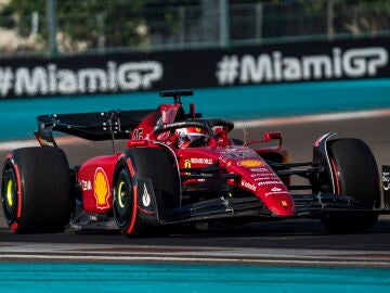 Leclerc le 'quita' la pole a Sainz en Miami, Alonso saldrá 11º