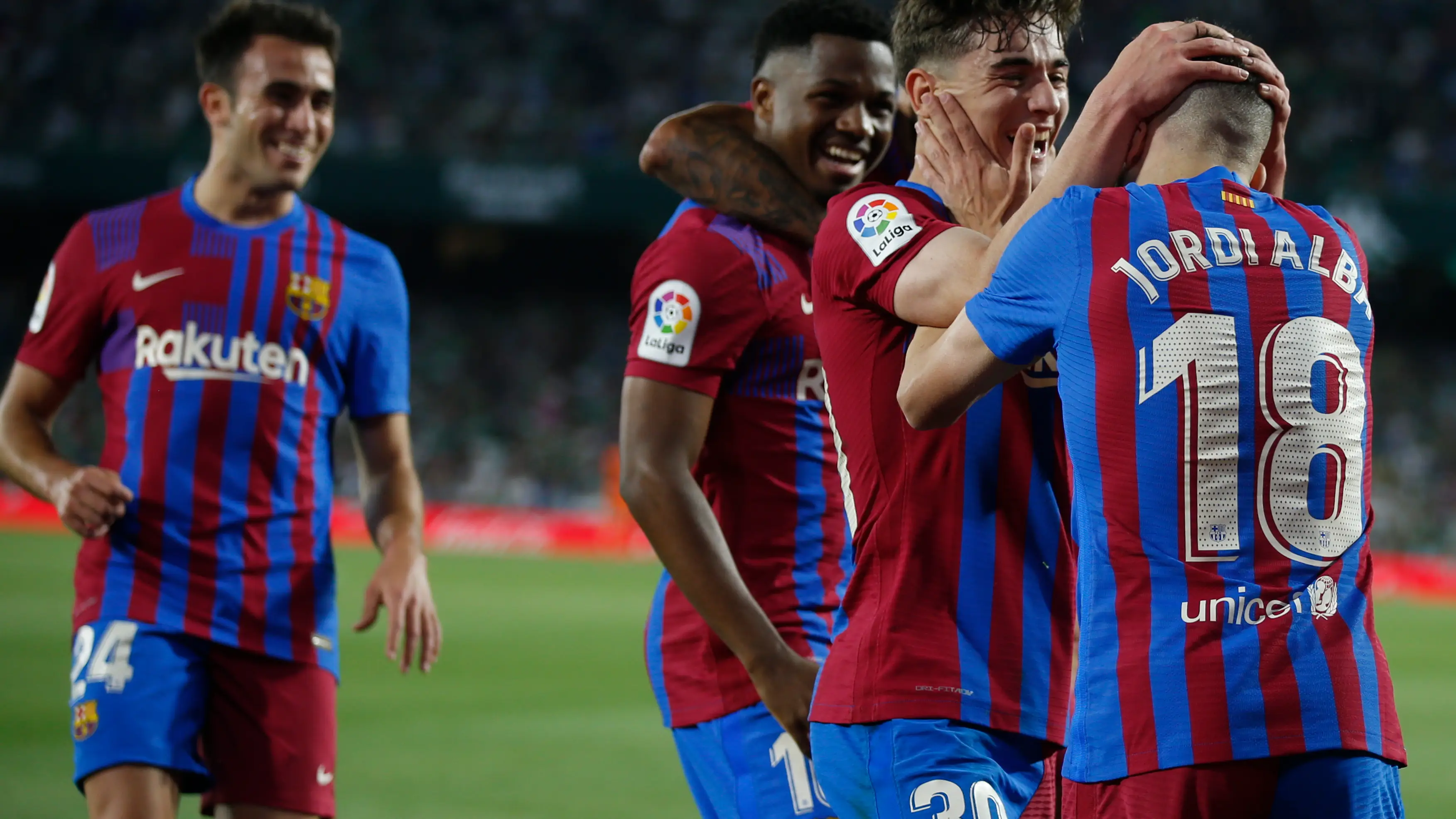 Un golazo de Jordi Alba en el 94 'asegura' el 2º puesto en Liga y condena al Betis Un golazo de Jordi Alba en el 94 'asegura' el 2º puesto en Liga y condena al Betis