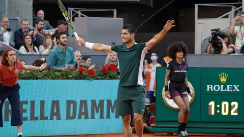 Alcaraz pone la guinda a una semana de ensueño y ya es el nuevo rey de Madrid Alcaraz pone la guinda a una semana de ensueño y ya es el nuevo rey de Madrid