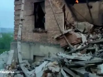 Al menos 62 muertos en un bombardeo ruso sobre una escuela de Lugansk