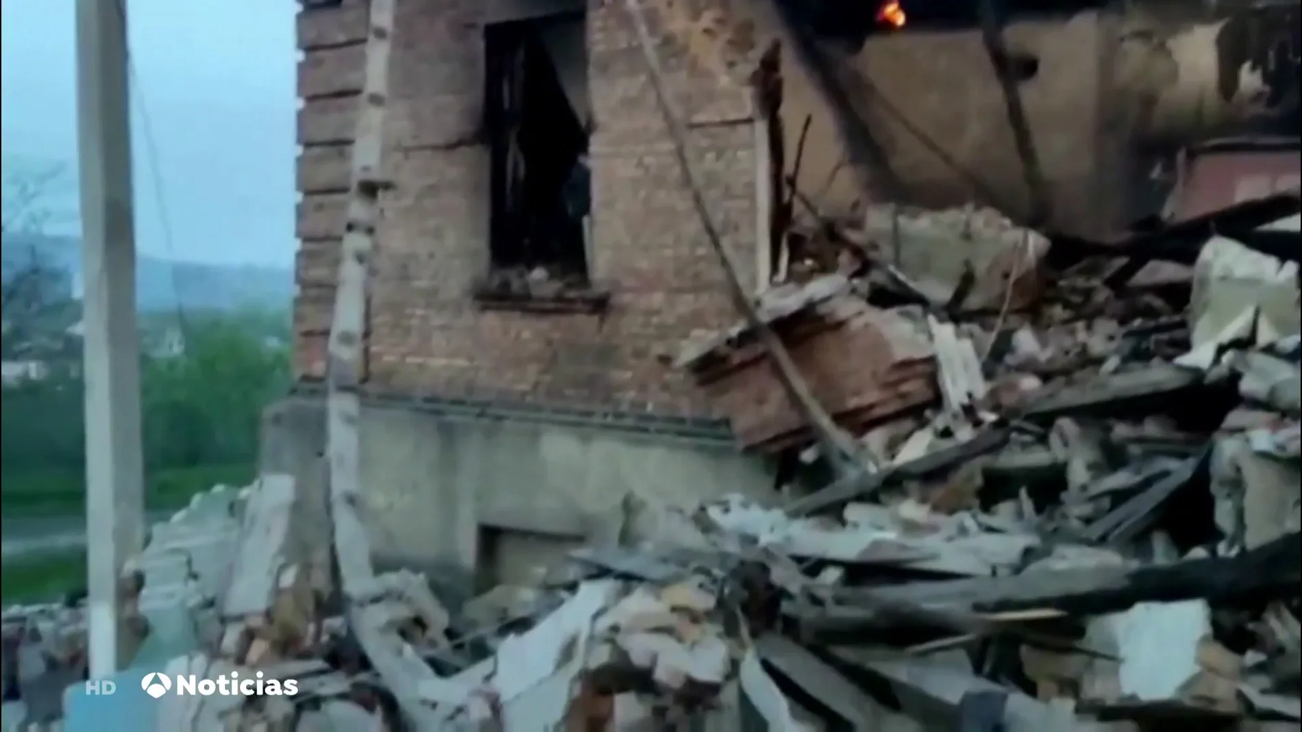Al menos 62 muertos en un bombardeo ruso sobre una escuela de Lugansk