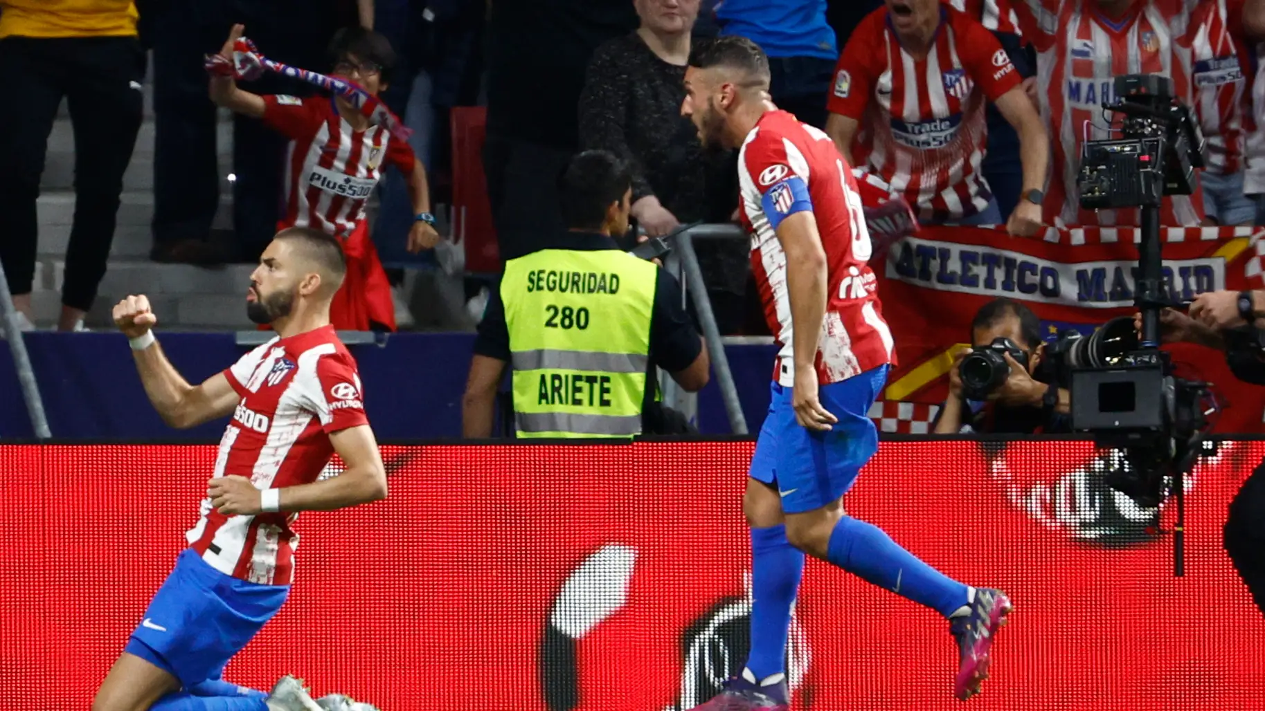 El Atleti se lleva un descafeinado derbi en el Metropolitano El Atleti se lleva un descafeinado derbi en el Metropolitano