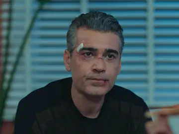 Volkan le cuenta a Asya y a Ali que va a divorciarse: “Estaba esperando a que Derin caminara, pero ya no puedo más” Volkan le cuenta a Asya y a Ali que va a divorciarse: “Estaba esperando a que Derin caminara, pero ya no puedo más”