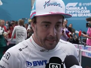 Fernando Alonso culpa a Sainz de su eliminación en Q3: "Es inaceptable"