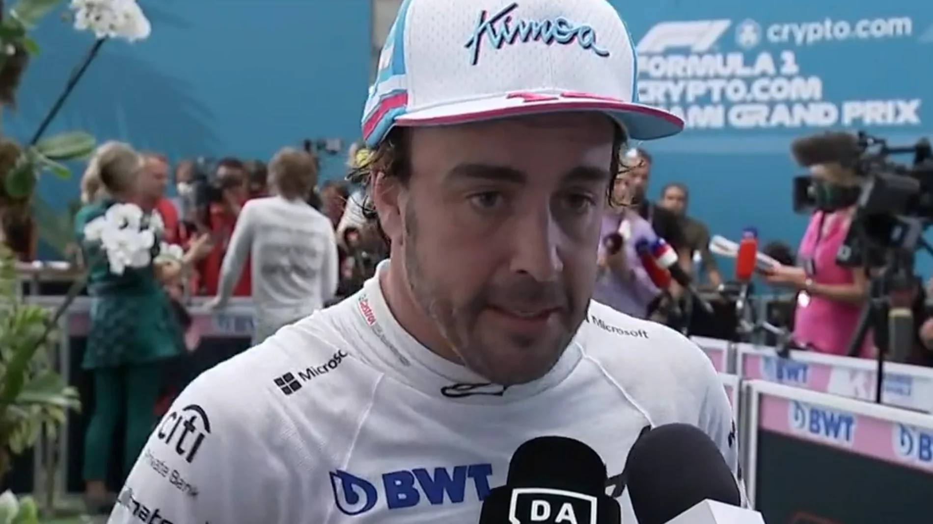 Fernando Alonso culpa a Sainz de su eliminación en Q3: &quot;Es inaceptable&quot;