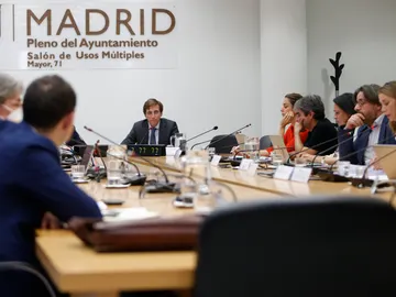 Almeida en la comisión por el supuesto espionaje a Ayuso Almeida en la comisión por el supuesto espionaje a Ayuso