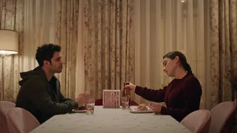 Gülben intenta que su matrimonio con Esat sea de verdad: ¿Lo conseguirá? Gülben intenta que su matrimonio con Esat sea de verdad: ¿Lo conseguirá?