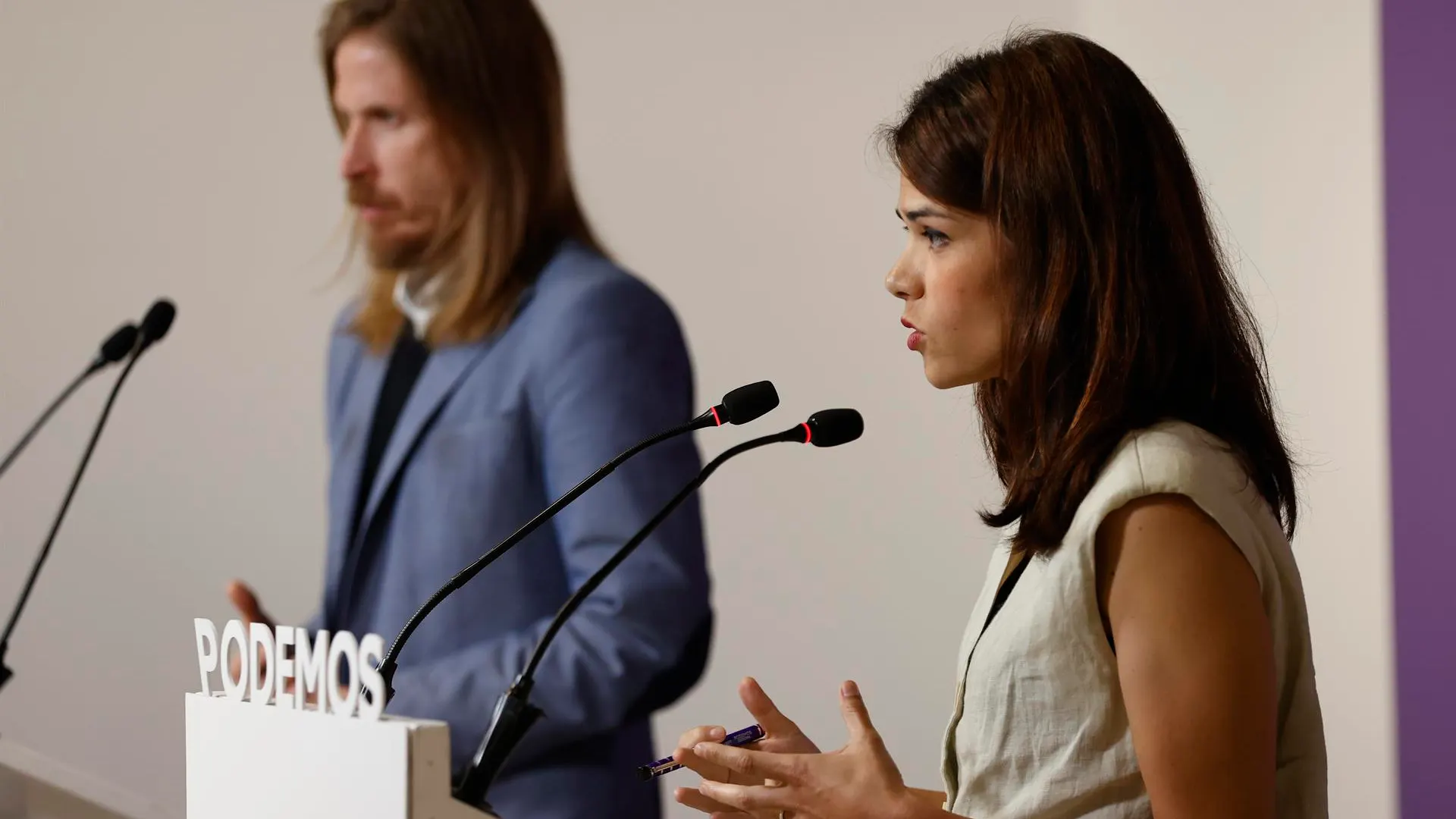  Los portavoces de Unidas Podemos, Isa Serra y Pablo Fern&aacute;ndez