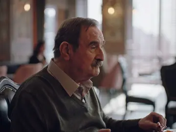 ¡Hikmet cree que el hombre de vertedero es su hijo fallecido Ömer!: ¿Será verdad o todo fruto de su imaginación? ¡Hikmet cree que el hombre de vertedero es su hijo fallecido Ömer!: ¿Será verdad o todo fruto de su imaginación?