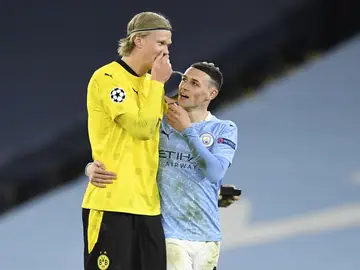 Haaland con Phil Foden en un partido entre el Borussia Dortmund y el Manchester City Haaland con Phil Foden en un partido entre el Borussia Dortmund y el Manchester City