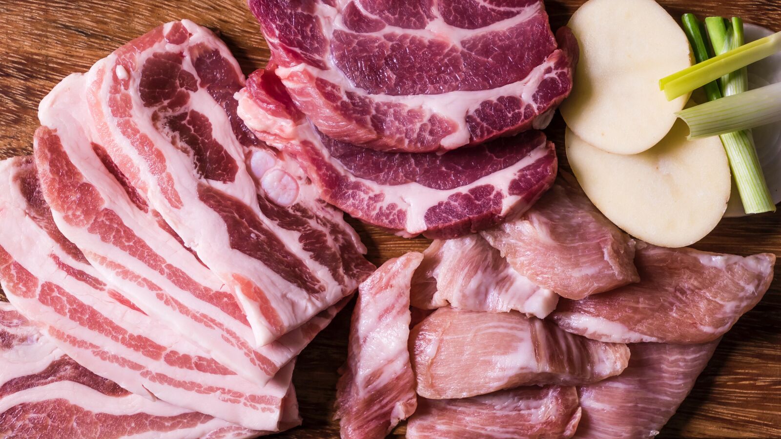 ¿Olvidaste sacar la carne del congelador? Este truco te permite tenerla lista en 5 minutos (y sin microondas)