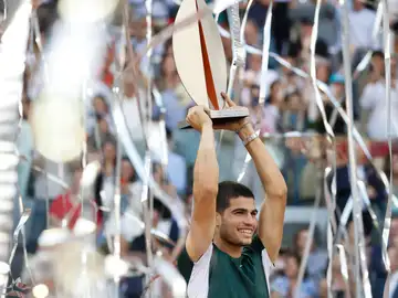 Alcaraz, con el título del Mutua Madrid Open Alcaraz, con el título del Mutua Madrid Open