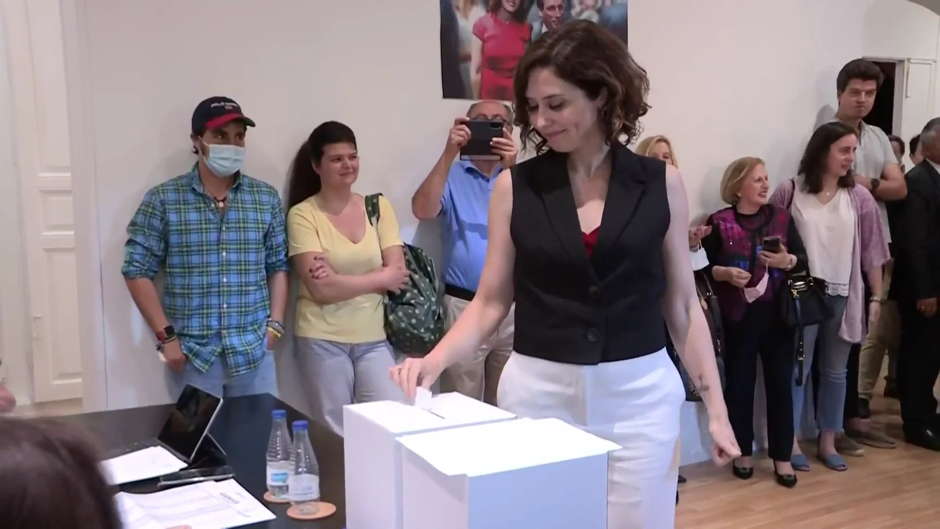 Ayuso se vota para presidir el PP de Madrid