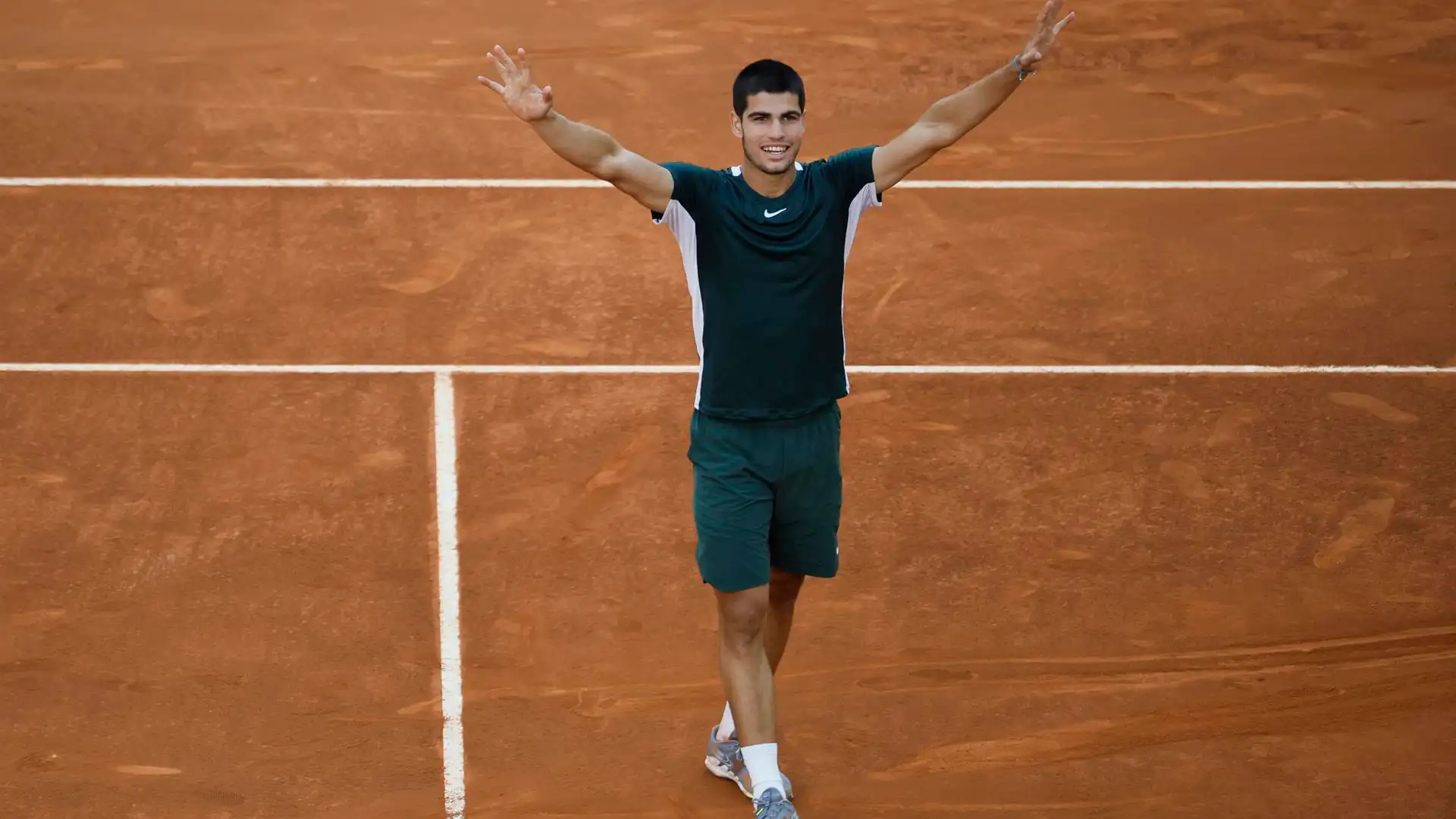 Alcaraz tras ganar el Mutua Madrid Open Alcaraz tras ganar el Mutua Madrid Open
