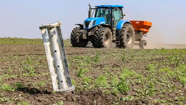 Militares rusos roban 27 vehículos agrícolas en Ucrania y el propietario los geolocaliza y bloquea remotamente Militares rusos roban 27 vehículos agrícolas en Ucrania y el propietario los geolocaliza y bloquea remotamente