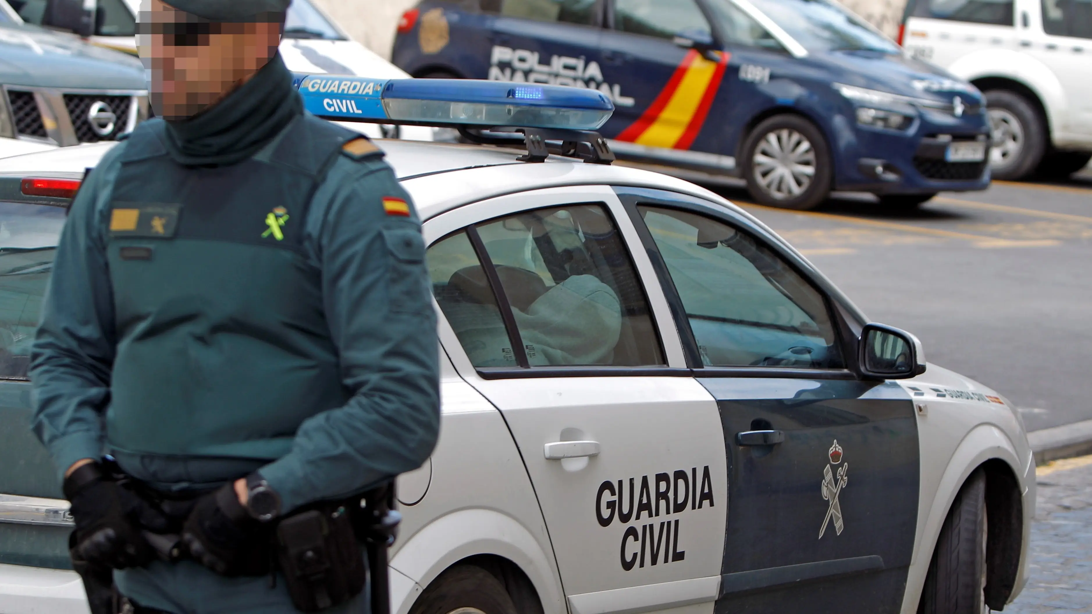 Foto de un agente de la Guardia Civil