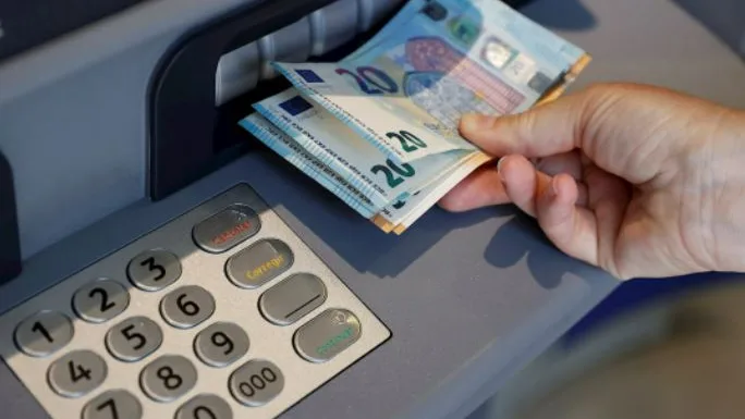 Dinero del cajero