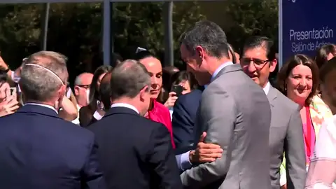 Abucheos a Pedro Sánchez a su llegada a la Feria del Vino en Ciudad Real Abucheos a Pedro Sánchez a su llegada a la Feria del Vino en Ciudad Real