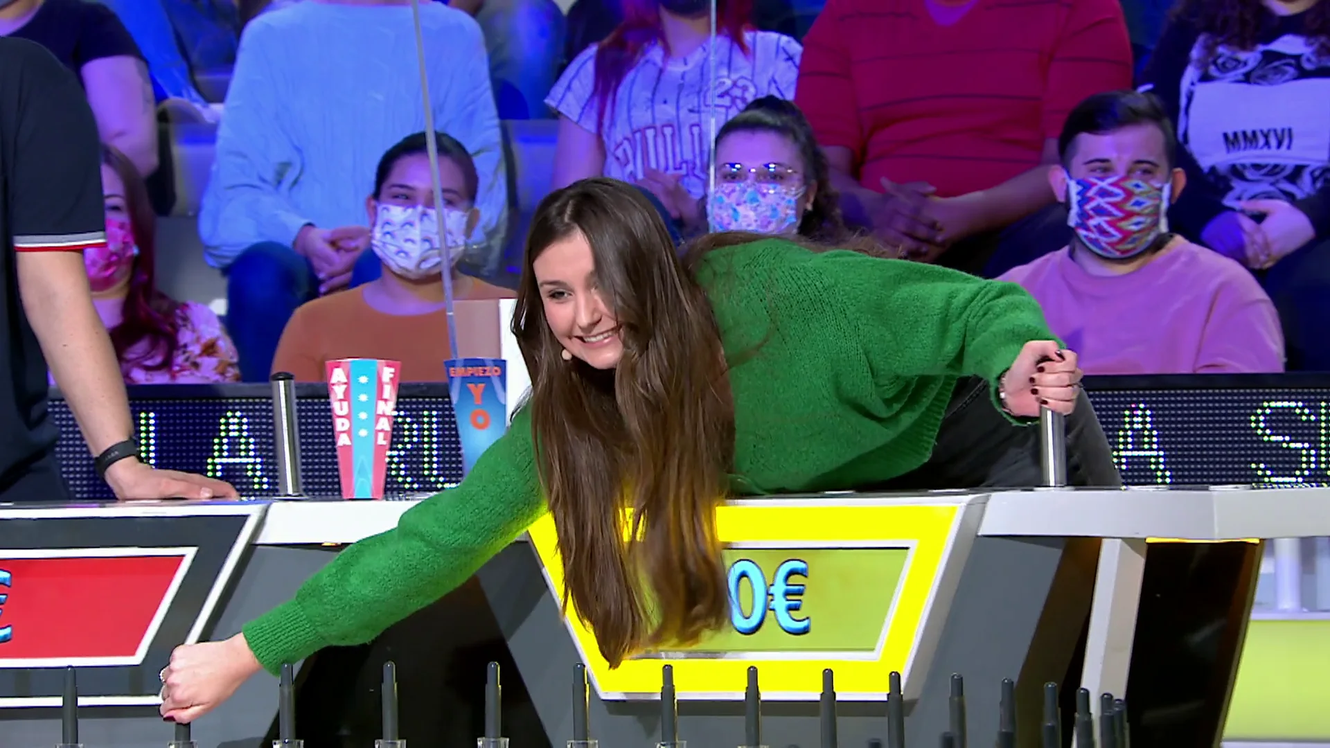 &ldquo;No me la col&aacute;is&rdquo;: Jorge Fern&aacute;ndez pilla a Jara &lsquo;intentando&rsquo; hacer trampas en &lsquo;La ruleta de la suerte&rsquo;
