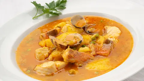 La receta de hoy de Arguiñano: cazuela de escórpora y almejas con patatas La receta de hoy de Arguiñano: cazuela de escórpora y almejas con patatas
