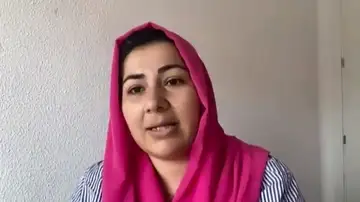 Los talibanes obligan a las periodistas a cubrir su rostro en televisión: "Es como estar en una habitación aislada y oscura" Los talibanes obligan a las periodistas a cubrir su rostro en televisión: "Es como estar en una habitación aislada y oscura"