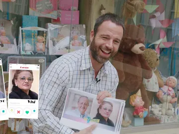 Carles Francino juega a ser Cupido en 'Amar es para siempre' Carles Francino juega a ser Cupido en 'Amar es para siempre'