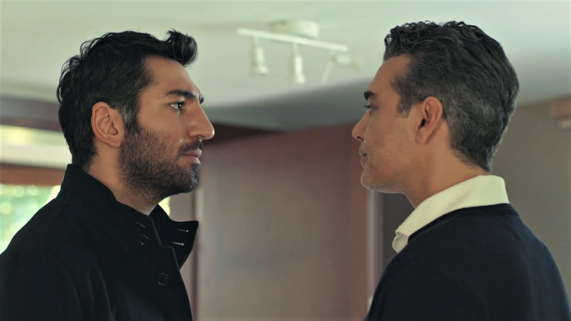 Avance de ‘Infiel’: Aras y Volkan vuelven a enfrentarse y una noticia inesperada deja a Asya desolada Avance de ‘Infiel’: Aras y Volkan vuelven a enfrentarse y una noticia inesperada deja a Asya desolada
