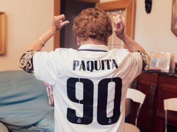 Rodrigo cumple el sueño de 'Paquita', la abuela de 90 años que suspira por el Real Madrid