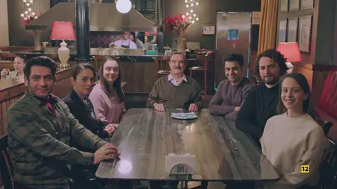 Los Derenoğlu pasan un inolvidable: "Cenaremos todos juntos como una familia normal" Los Derenoğlu pasan un inolvidable: "Cenaremos todos juntos como una familia normal"