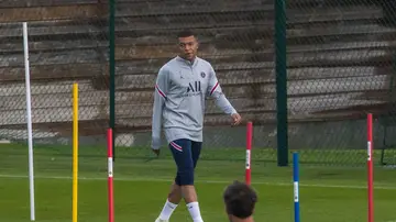 La madre de Mbappé añade más incertidumbre La madre de Mbappé añade más incertidumbre