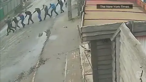 Las imágenes que confirmarían los crímenes de guerra en Bucha Las imágenes que confirmarían los crímenes de guerra en Bucha