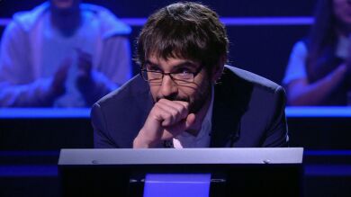 “A mí me da igual ya todo”: Juanra Bonet sufre con Cósima al ver que se arriesga por 100.000 euros en ‘¿Quién quiere ser millonario?’ 