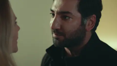 Aras quiere divorciarse de Leyla: “¿Por qué me fuiste infiel?” Aras quiere divorciarse de Leyla: “¿Por qué me fuiste infiel?”