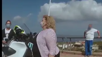 El 'buen rollo' de un guardia civil en un accidente en Tenerife se hace viral