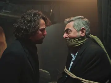 ¡Han secuestra al padre de Esat y le da una lección!: “Este es el túnel del terror. No hay forma de escapar” ¡Han secuestra al padre de Esat y le da una lección!: “Este es el túnel del terror. No hay forma de escapar”