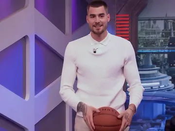 Cara a cara inédito en 'El Hormiguero 3.0': ¡Juancho Hernangómez y Pablo Motos se retan al baloncesto! Cara a cara inédito en 'El Hormiguero 3.0': ¡Juancho Hernangómez y Pablo Motos se retan al baloncesto!