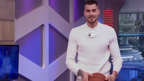 Cara a cara inédito en 'El Hormiguero 3.0': ¡Juancho Hernangómez y Pablo Motos se retan al baloncesto! Cara a cara inédito en 'El Hormiguero 3.0': ¡Juancho Hernangómez y Pablo Motos se retan al baloncesto!