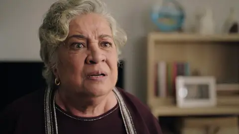 La madre de Esat planta cara a su marido delante de todos: “Quiero divorciarme. No puedo seguir viviendo con miedo” La madre de Esat planta cara a su marido delante de todos: “Quiero divorciarme. No puedo seguir viviendo con miedo”
