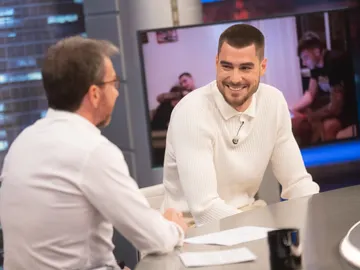 Juancho Hernangómez, ilusionado con su proyecto con Adam Sandler: "Es como si yo fuera su hijo mayor" Juancho Hernangómez, ilusionado con su proyecto con Adam Sandler: "Es como si yo fuera su hijo mayor"