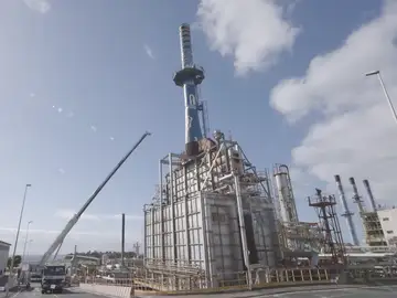 Cepsa comienza a desmantelar la primera refinería de petróleo que hubo en España