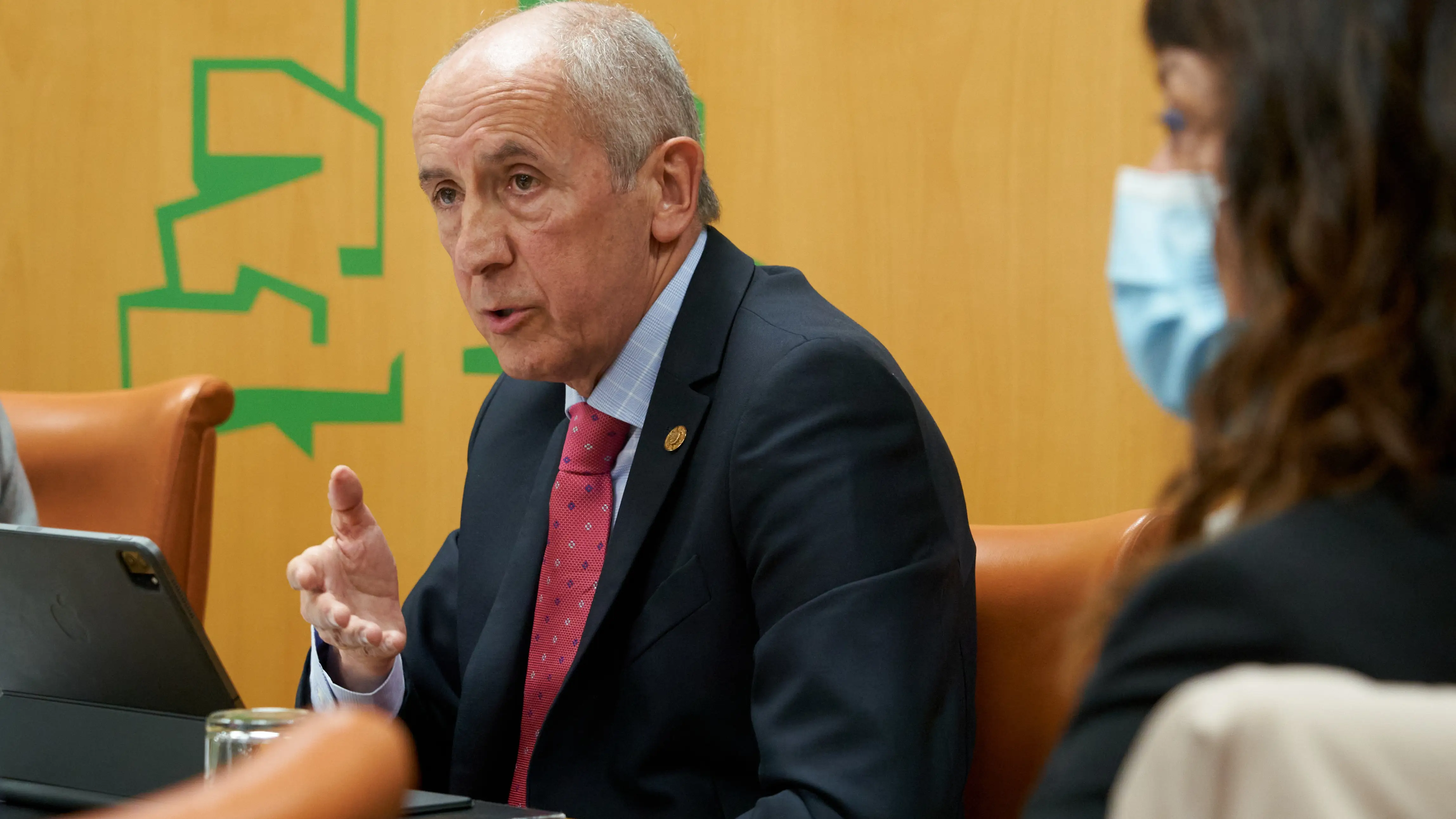 Josu Erkoreka durante una comparecencia en el Parlamento Vasco