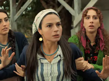 En el próximo capítulo de ‘Tierra Amarga’: La provocación de Behice a Saniye que hace que ésta monte en cólera En el próximo capítulo de ‘Tierra Amarga’: La provocación de Behice a Saniye que hace que ésta monte en cólera