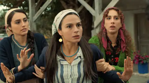 En el próximo capítulo de ‘Tierra Amarga’: La provocación de Behice a Saniye que hace que ésta monte en cólera En el próximo capítulo de ‘Tierra Amarga’: La provocación de Behice a Saniye que hace que ésta monte en cólera