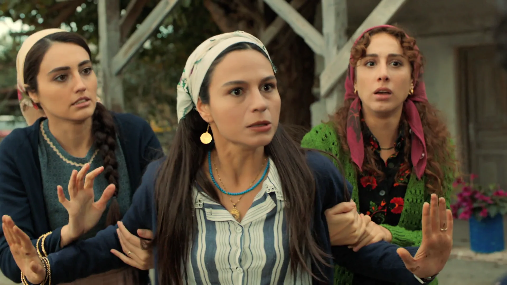 En el pr&oacute;ximo cap&iacute;tulo de &lsquo;Tierra Amarga&rsquo;: La provocaci&oacute;n de Behice a Saniye que hace que &eacute;sta monte en c&oacute;lera