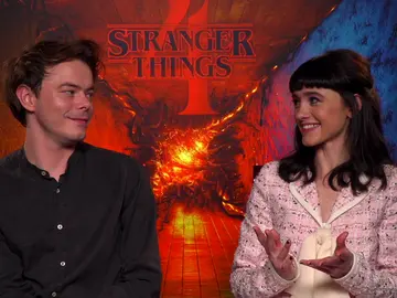 Charlie Heaton y Natalia Dyer de 'Stranger Things' Charlie Heaton y Natalia Dyer de 'Stranger Things'