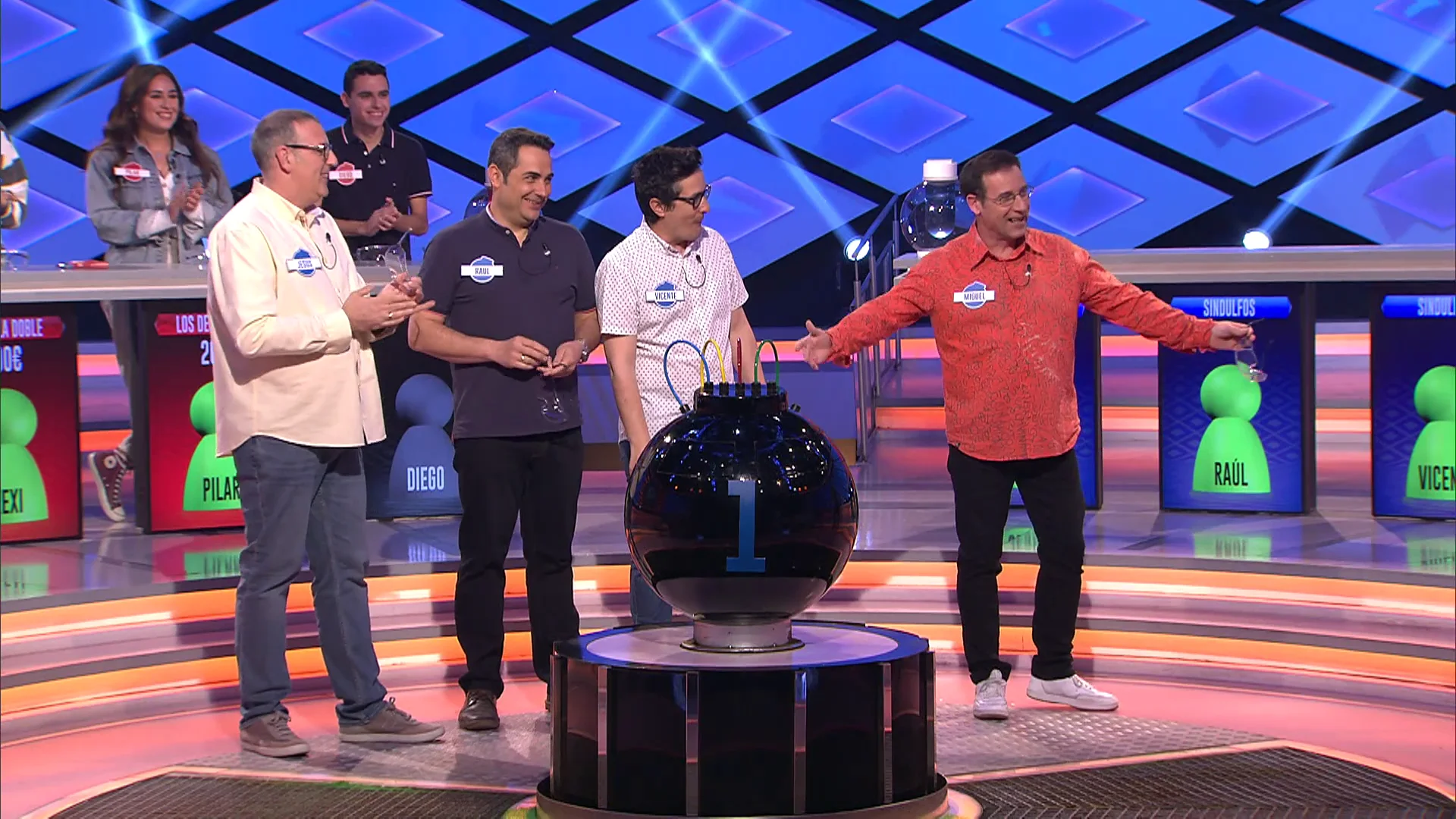 Miguel sorprende en ‘¡Boom!’ con una camisa que Juanra Bonet define como: “Una fantasía”