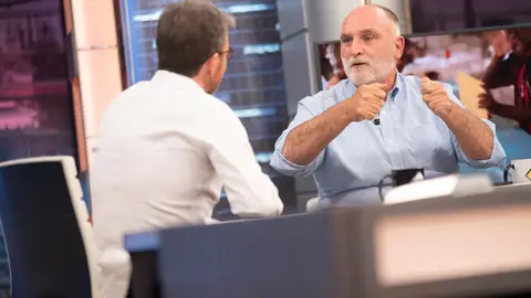 José Andrés habla de su labor humanitaria en el mundo: "No es un trabajo, es una llamada de emergencia" José Andrés habla de su labor humanitaria en el mundo: "No es un trabajo, es una llamada de emergencia"