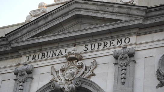 Detalle de la fachada del Tribunal Supremo Detalle de la fachada del Tribunal Supremo