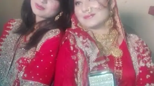 Dos hermanas viajan a Pakistán para anular matrimonios concertados y son asesinadas Dos hermanas viajan a Pakistán para anular matrimonios concertados y son asesinadas